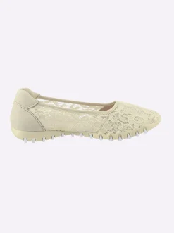 Ballerina in Spitzen-Optik