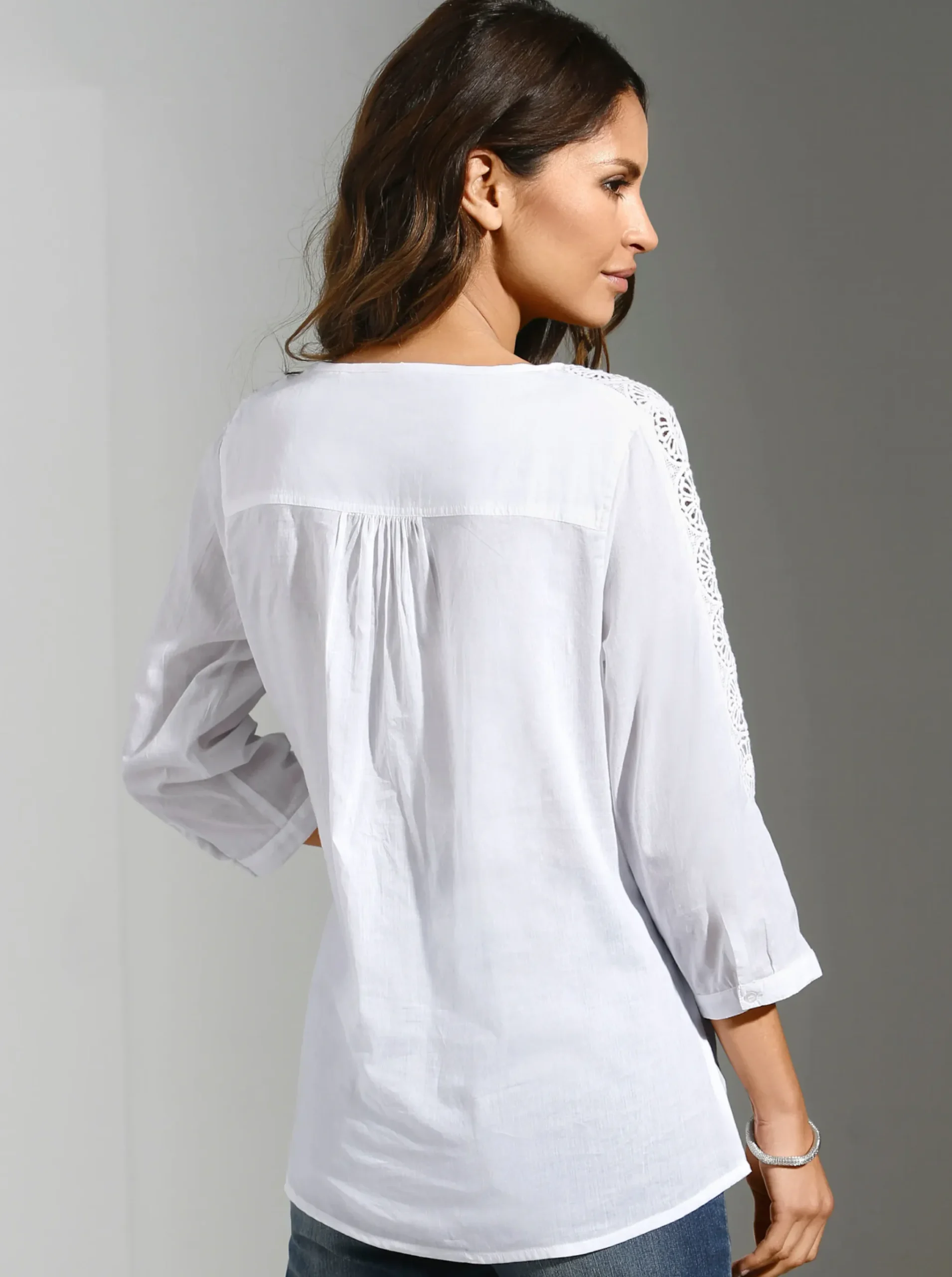 Baumwollbluse mit Biesen und Spitzen-Details
