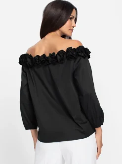 Carmenbluse mit 3D-Blumen am Ausschnitt