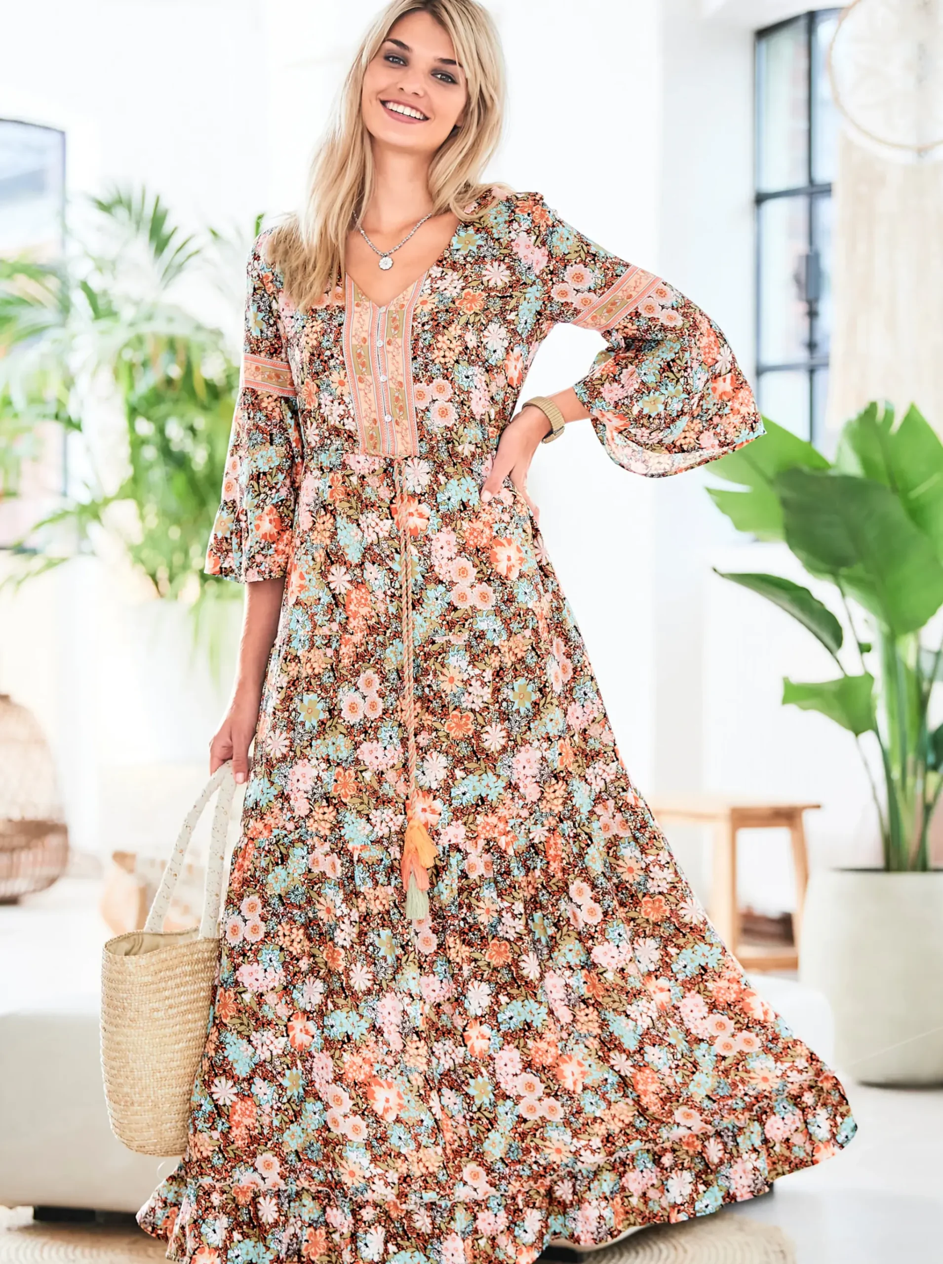 Druckkleid mit Trompetenärmeln