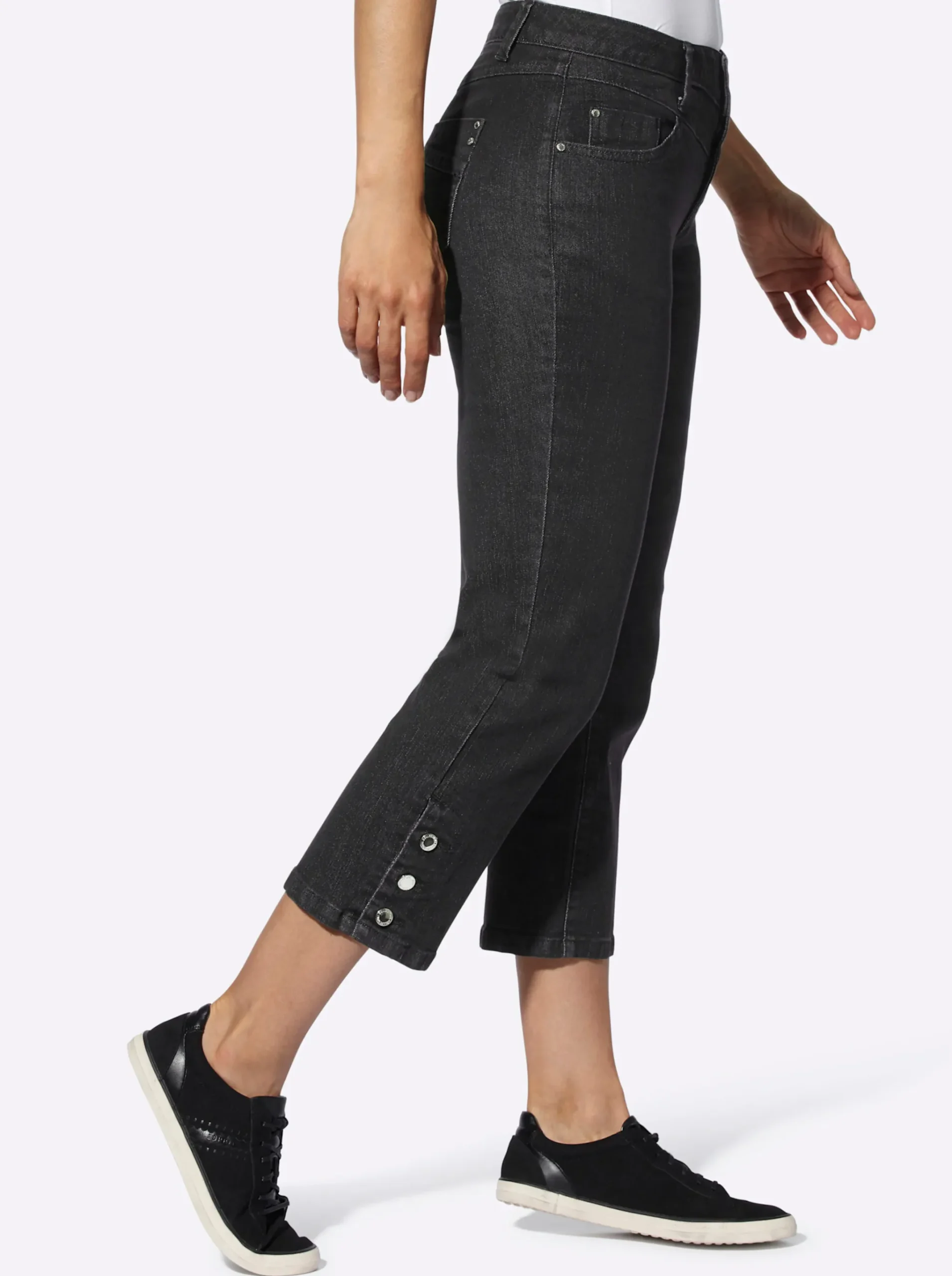 7/8-Jeans mit Zierknöpfen am Beinabschluss
