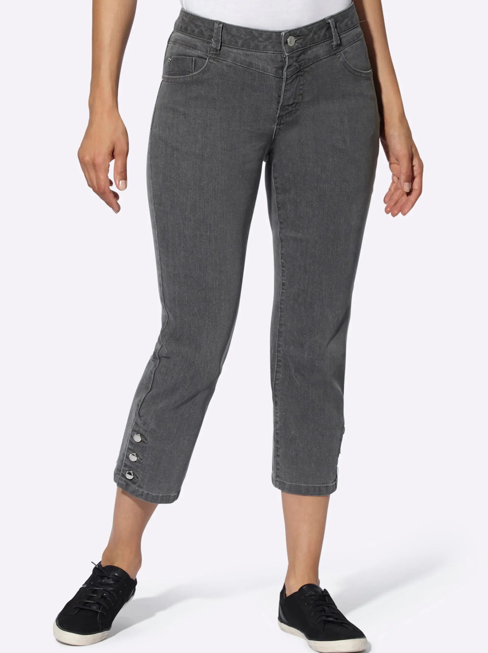 7/8-Jeans mit Zierknöpfen am Beinabschluss