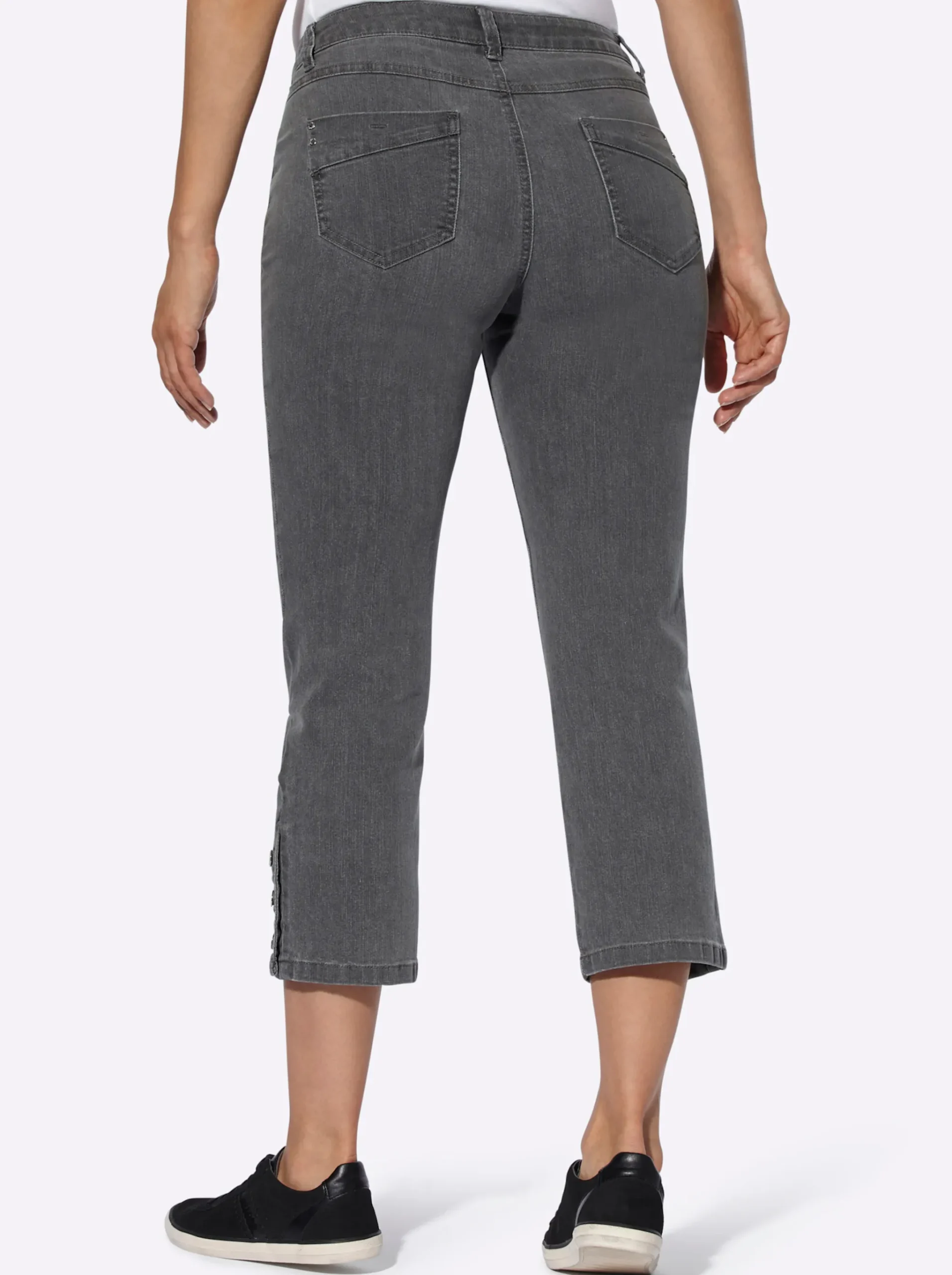 7/8-Jeans mit Zierknöpfen am Beinabschluss