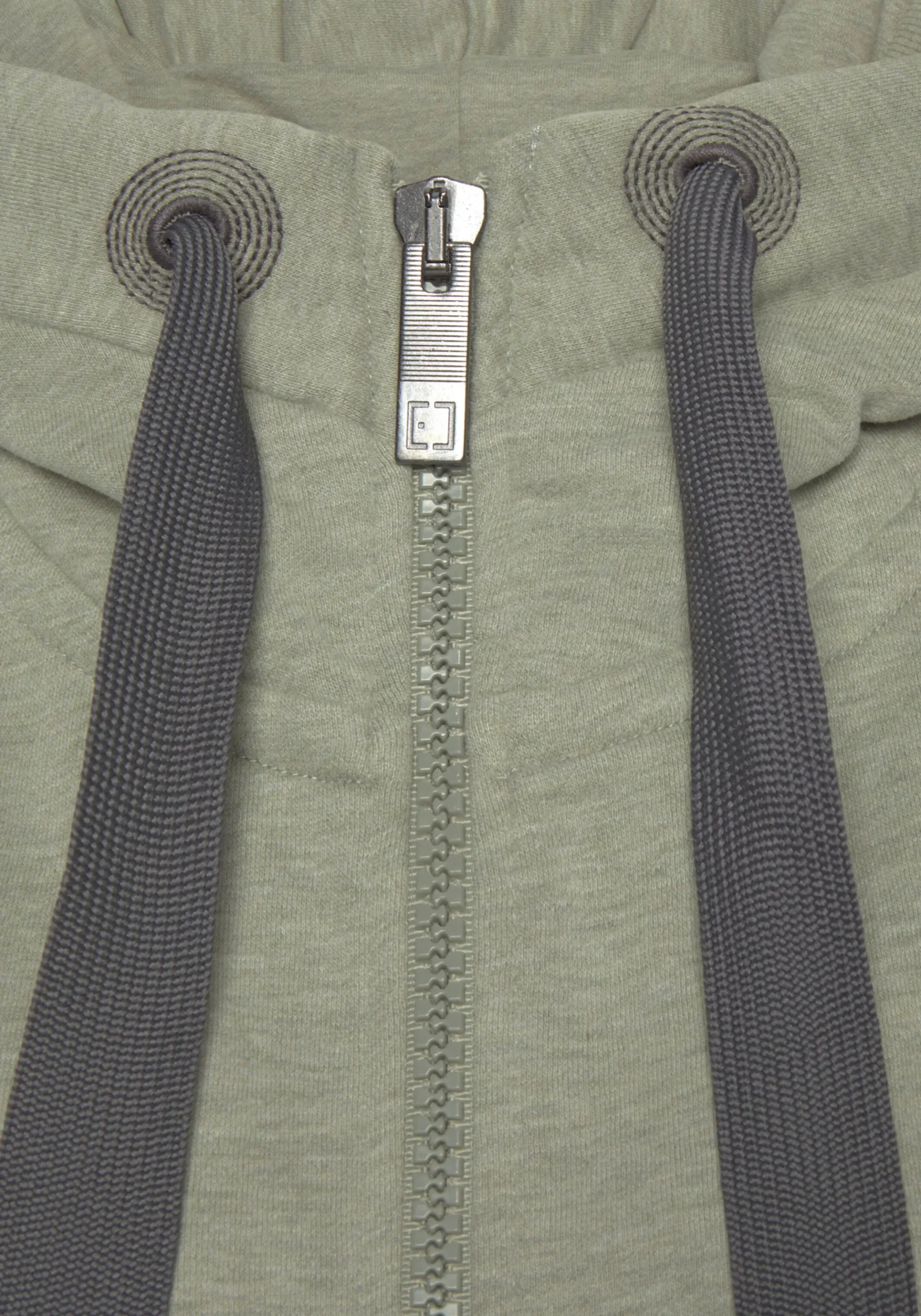 Kapuzensweatjacke