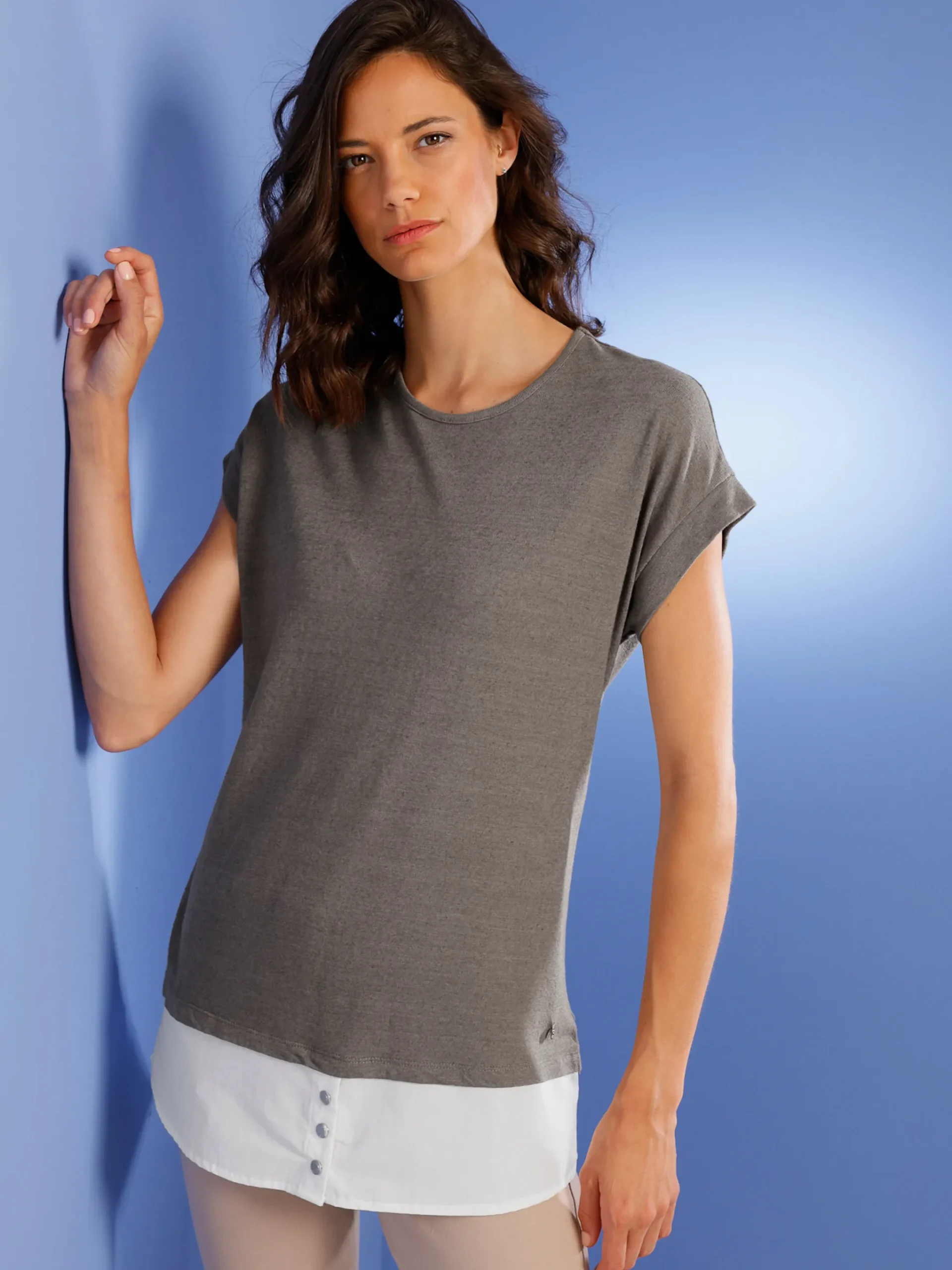 Kurzarmshirt im Leinen-Viskose-Mix