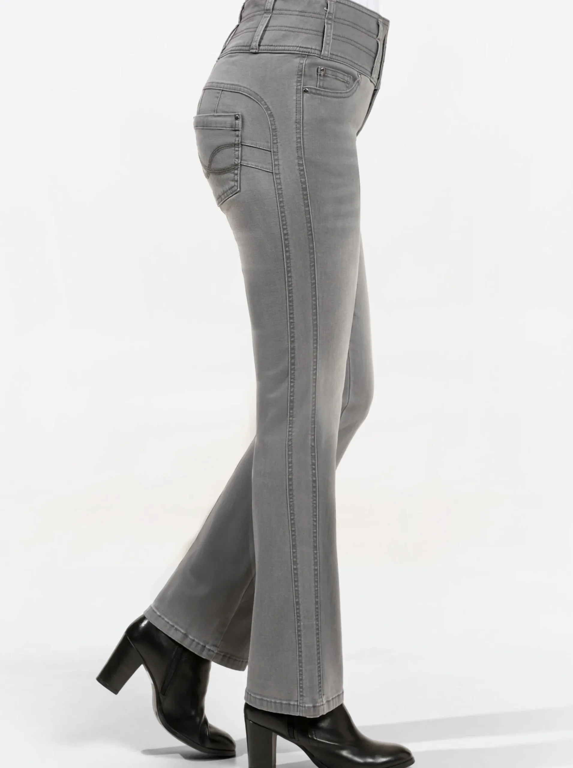 5-Pocket-Jeans mit dezent ausgestelltem Bein