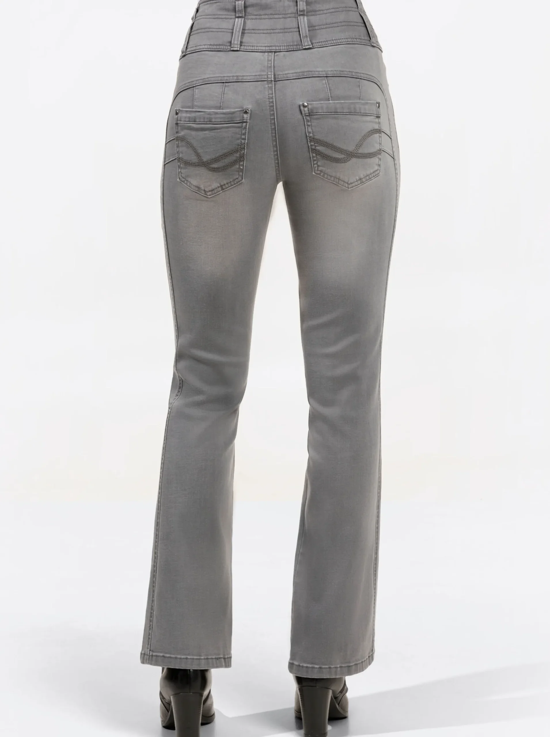 5-Pocket-Jeans mit dezent ausgestelltem Bein