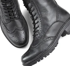 Schnürboots