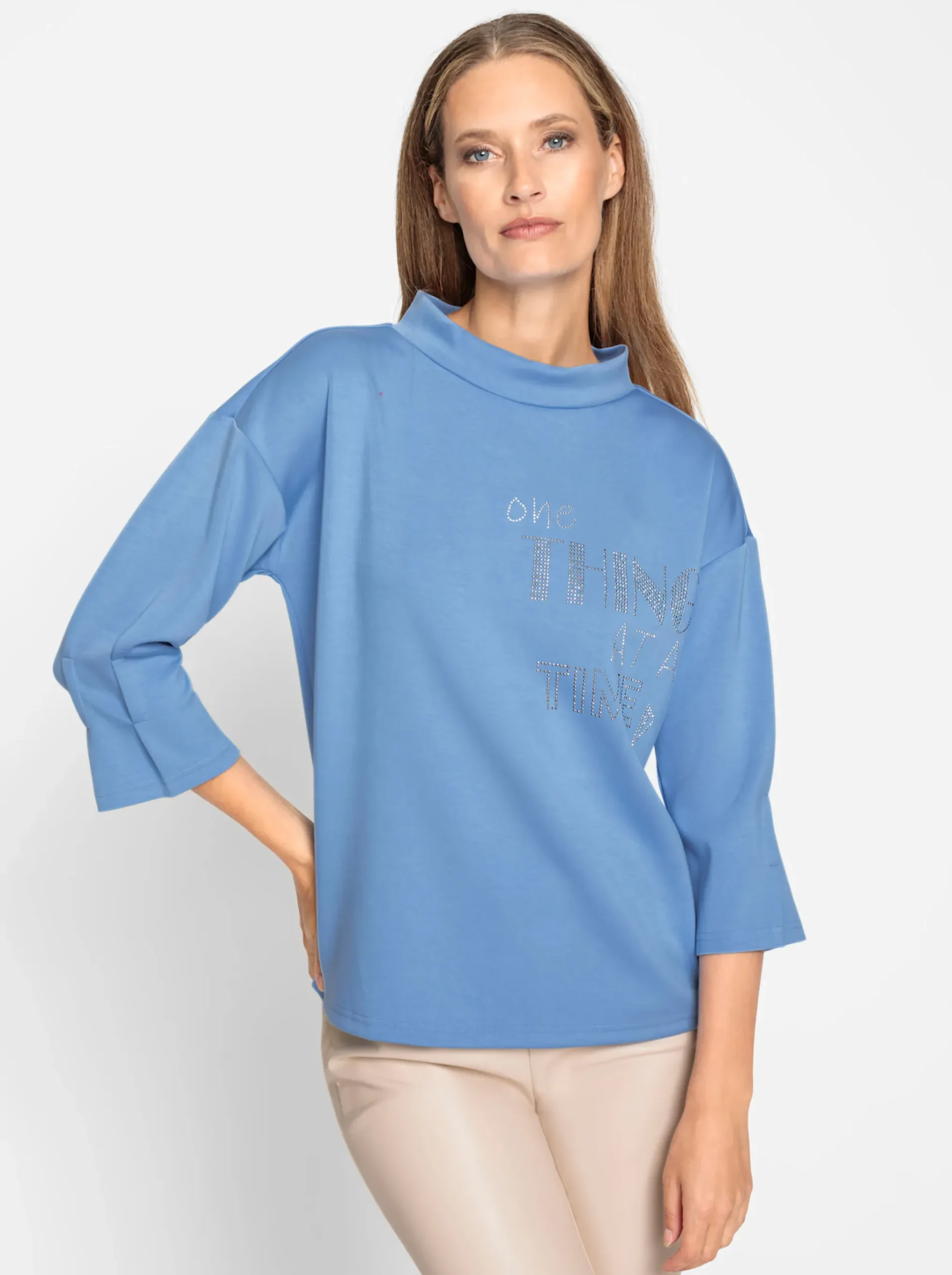 Sweatshirt mit Schmucksteinchen vorne